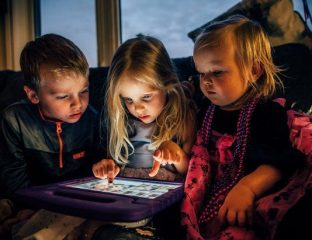 Les enfants et les écrans : dialogue avec les parents